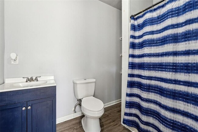 Building Photo - 6331 Salinger Ct