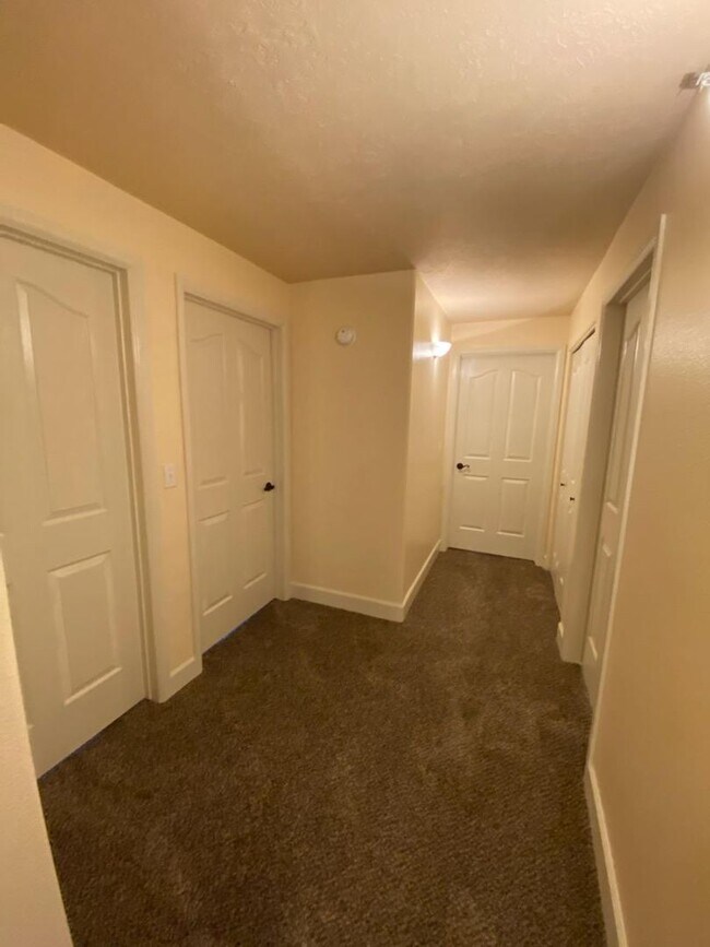 Building Photo - PHEASANT RUN CONDO (PR#24)