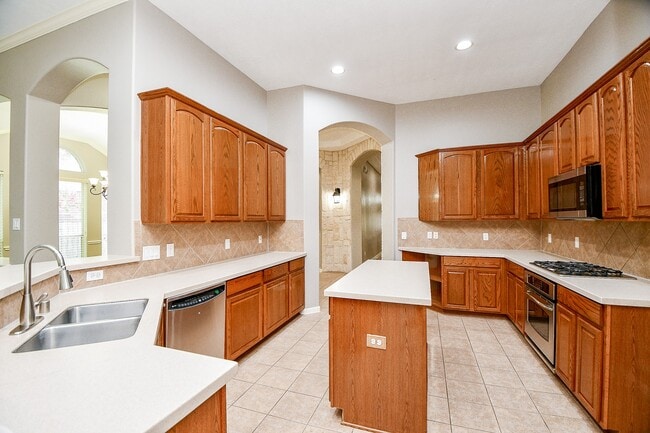 Building Photo - 25710 Caddo Passway