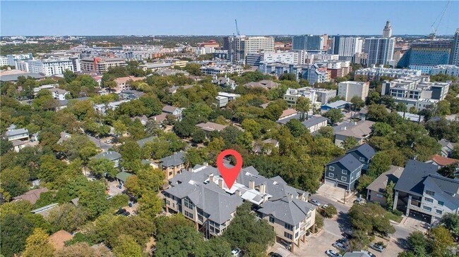 Building Photo - 1910 Robbins Pl