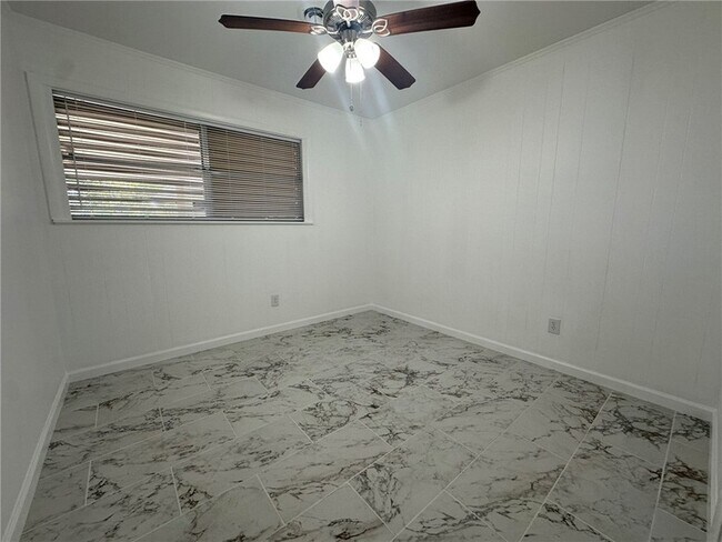 Building Photo - 136 Daniel Moore Ave