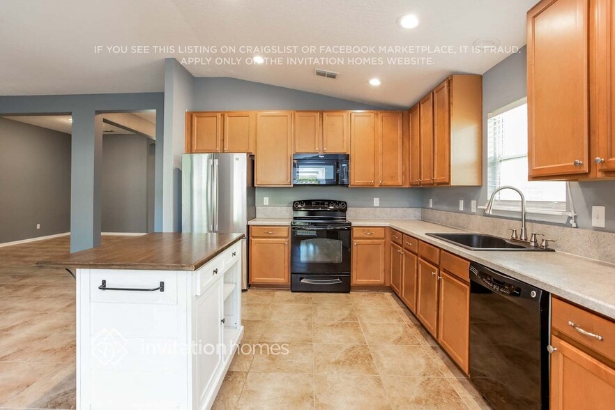 Building Photo - 12577 White Cedar Trail