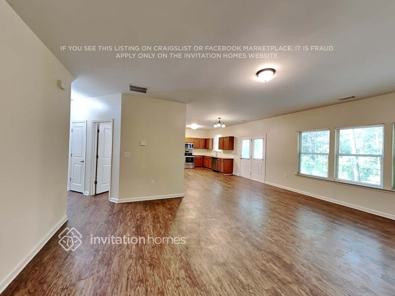 Building Photo - 2465 Valley Creek Dr