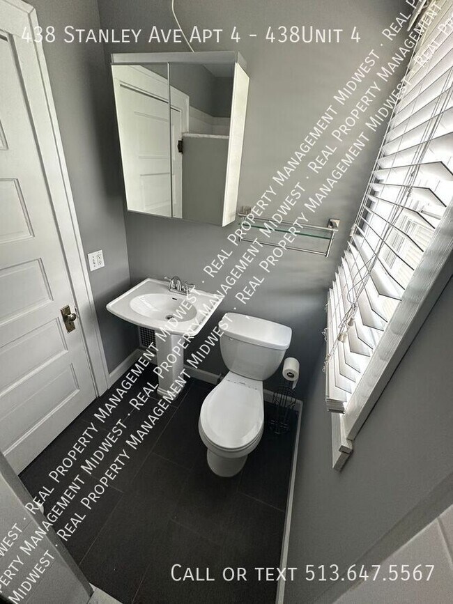 Building Photo - 438 Stanley Ave