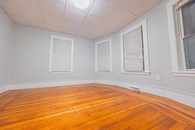 Building Photo - 49 Essex St