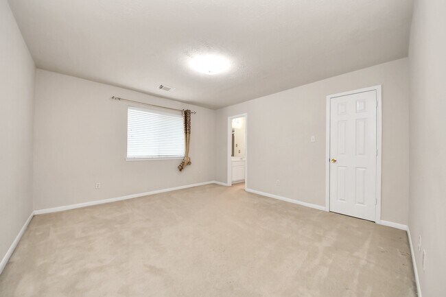 Building Photo - 11451 Ashford Willow