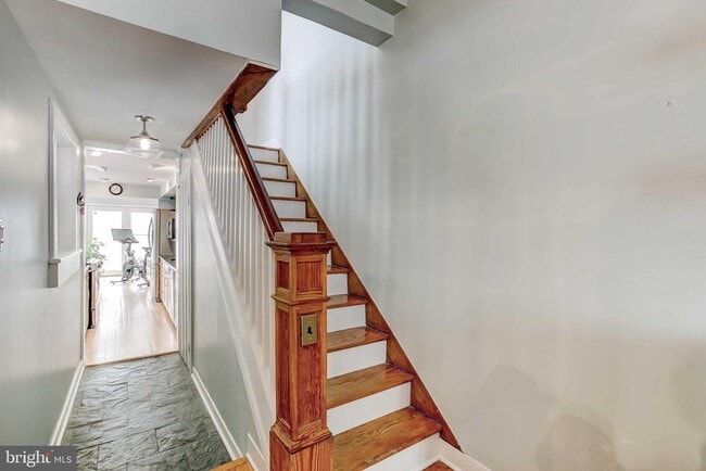 Building Photo - 307 S Exeter St