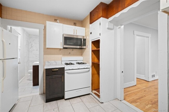 Building Photo - 5 Lincoln St