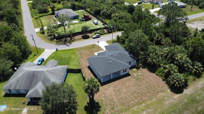Building Photo - 2862 Pomello Ave SW