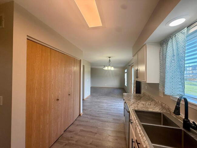 Building Photo - 2477 Smithfield Ct