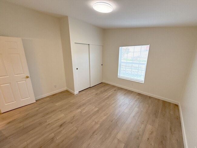 Building Photo - 3 Bedroom, 2 bath house