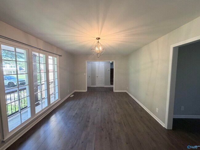 Building Photo - 11114 Hillwood Dr SE
