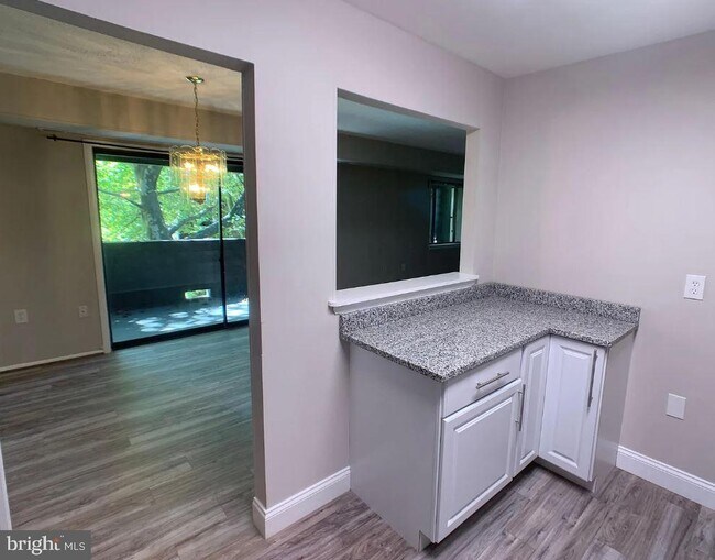 Building Photo - 1811 Snow Meadow Ln