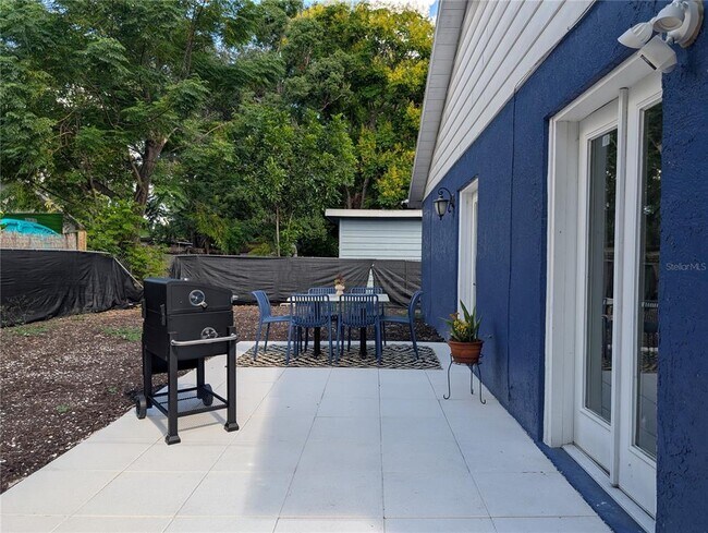 Building Photo - 2431 Loma Linda St