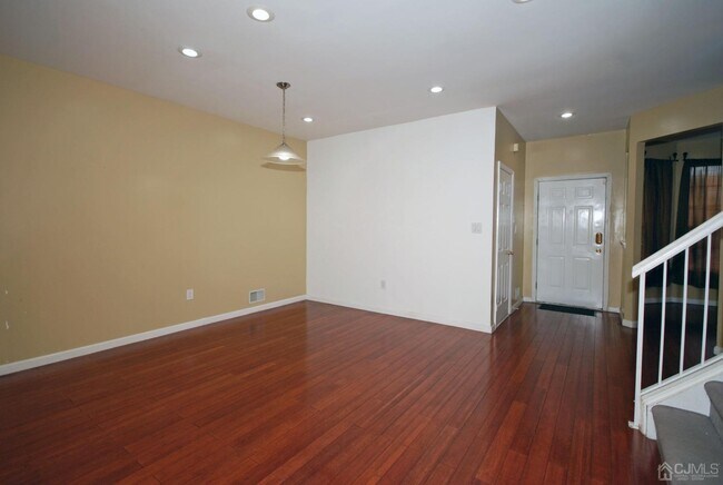 Building Photo - 57 Woods Edge Ct