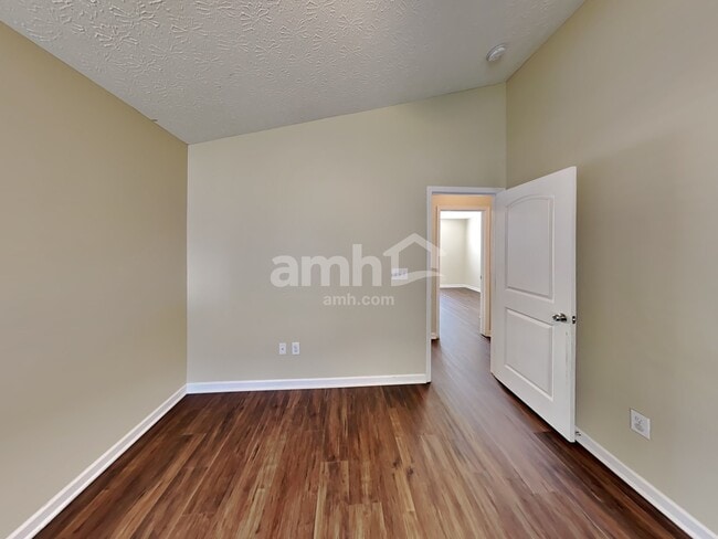 Building Photo - 128 Andiron Drive