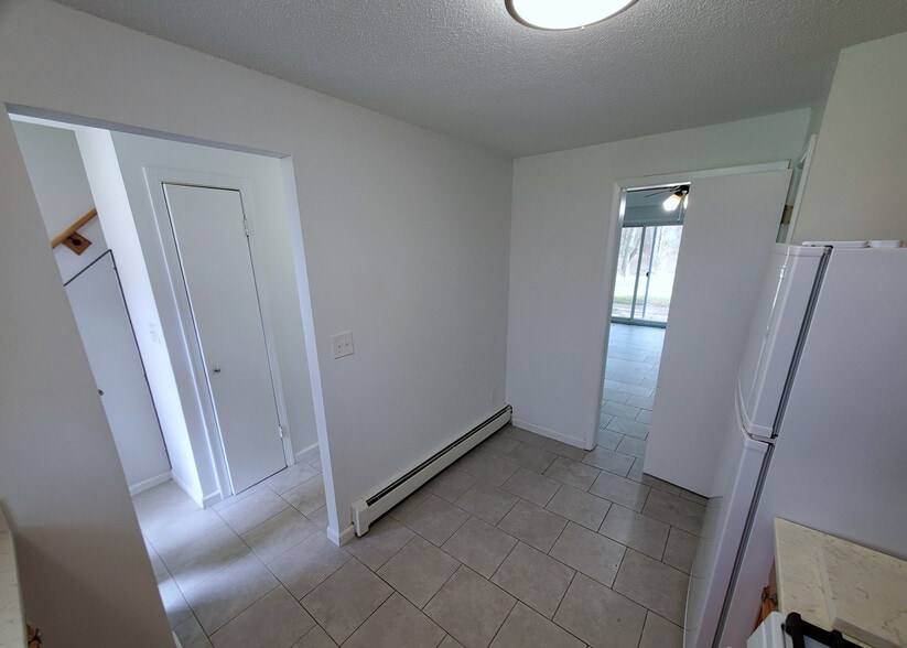 Kitchen - 86 Wakefield Cir