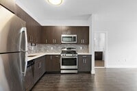 Building Photo - 510 45TH St