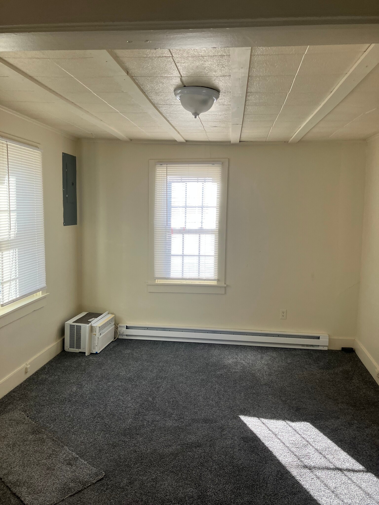 Dining Room - 215 N Railroad Ave