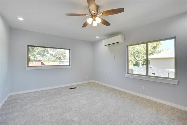 Building Photo - 1032 Hoke Smith Dr