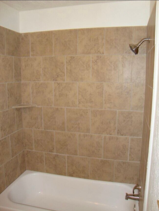Building Photo - 1725 Pecan Park Dr