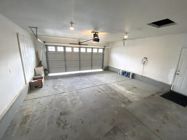 Building Photo - 1414 Pheasant Way