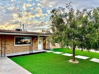 Building Photo - 1905 St Johns Dr