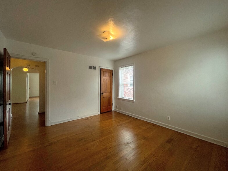 Building Photo - 6231-6233 Eichelberger St