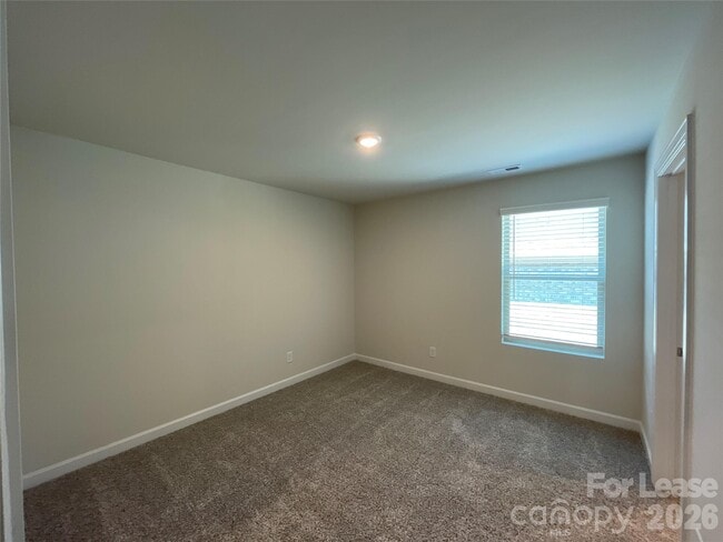 Building Photo - 3216 Lisburn St