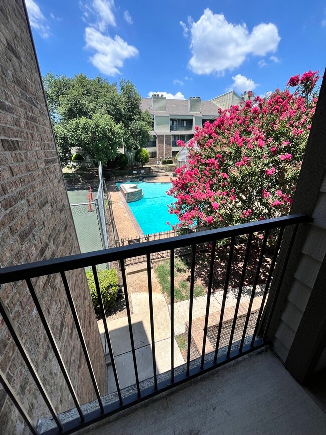 Building Photo - 6108 Abrams Rd