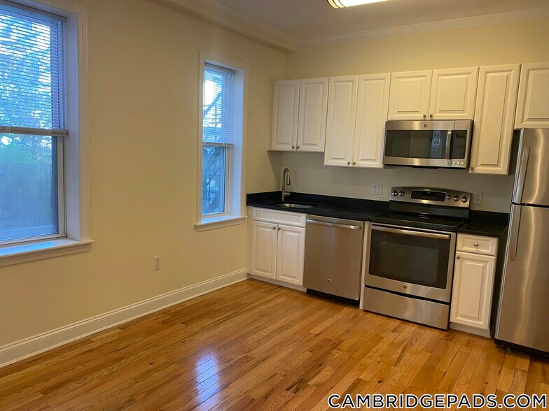 Building Photo - 3 Chauncy St