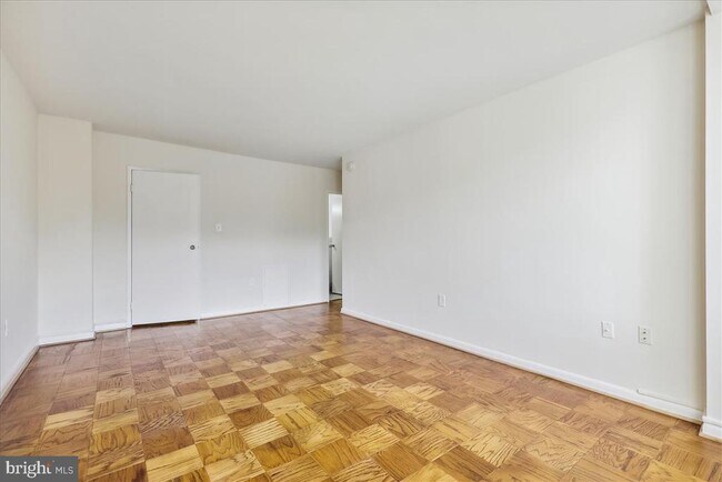 Building Photo - 10401 Grosvenor Pl