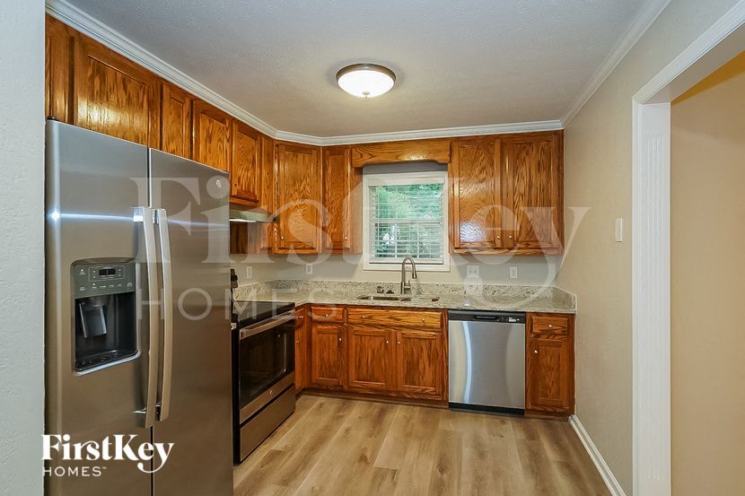 Building Photo - 339 Bayhill Dr