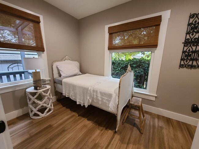 Building Photo - 1324 Johnson Ave