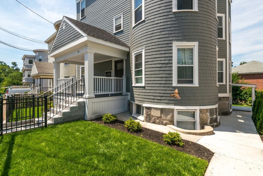 Primary Photo - 79 Foster St