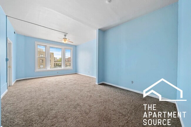 Building Photo - 3424 N Sheffield Ave