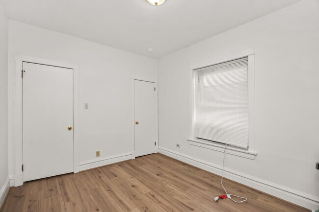 Building Photo - 6144 S Indiana Ave