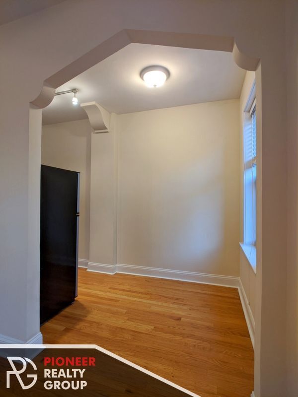 Building Photo - 612 W Patterson Ave
