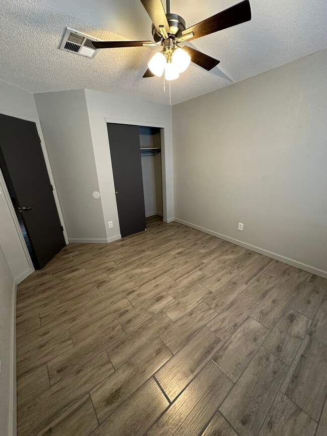 Building Photo - 4652 Loma Linda Cir