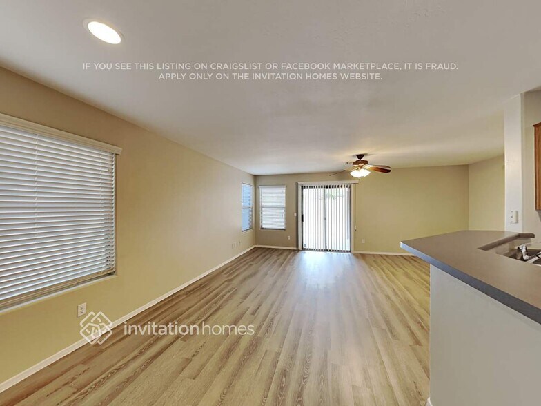 Building Photo - 10780 W Roanoke Ave