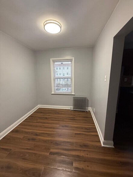 Building Photo - 194 Park Ave