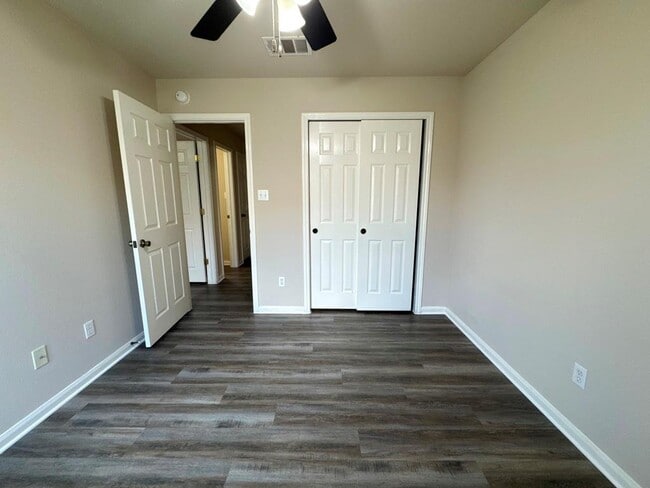 Building Photo - 285 Amber Ash Dr