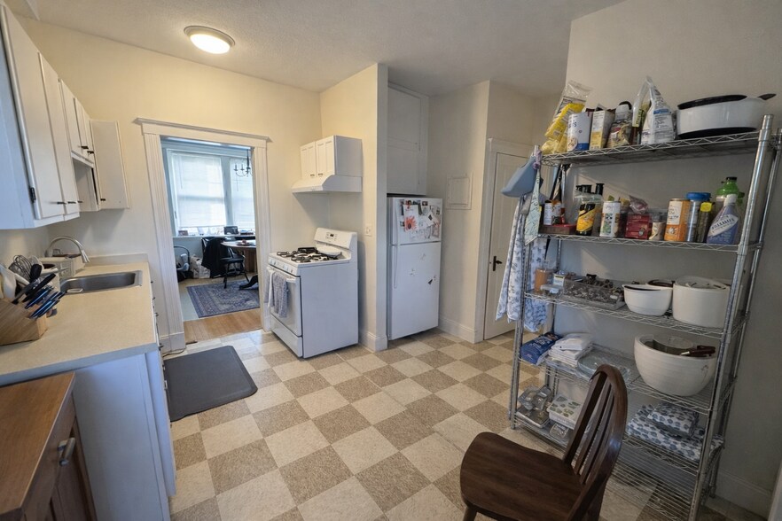 Building Photo - 18 Alton Pl