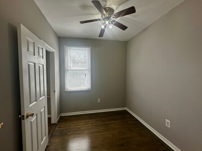 Building Photo - 5159 S Albany Ave