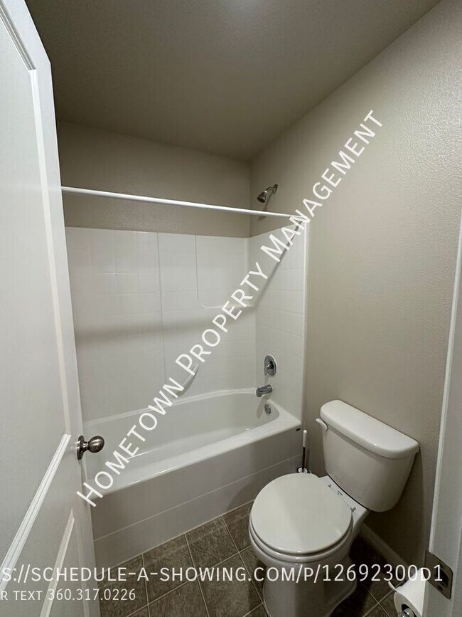 Building Photo - 3332 Juno Ct NE