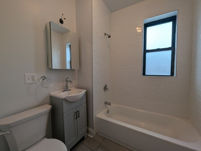 Building Photo - 2640 N Milwaukee Ave
