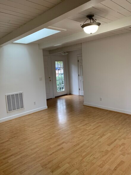 Building Photo - 125 Wild Primrose Ln
