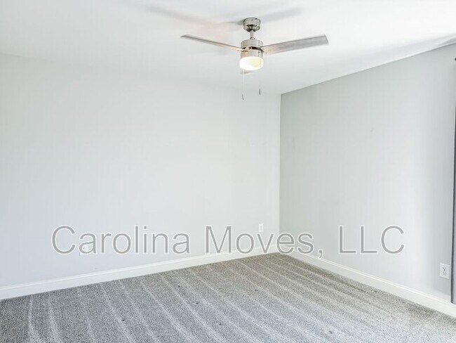 Building Photo - 5 Sweetspire Ln