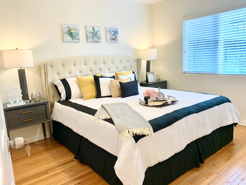 Building Photo - 819 S Grand View St