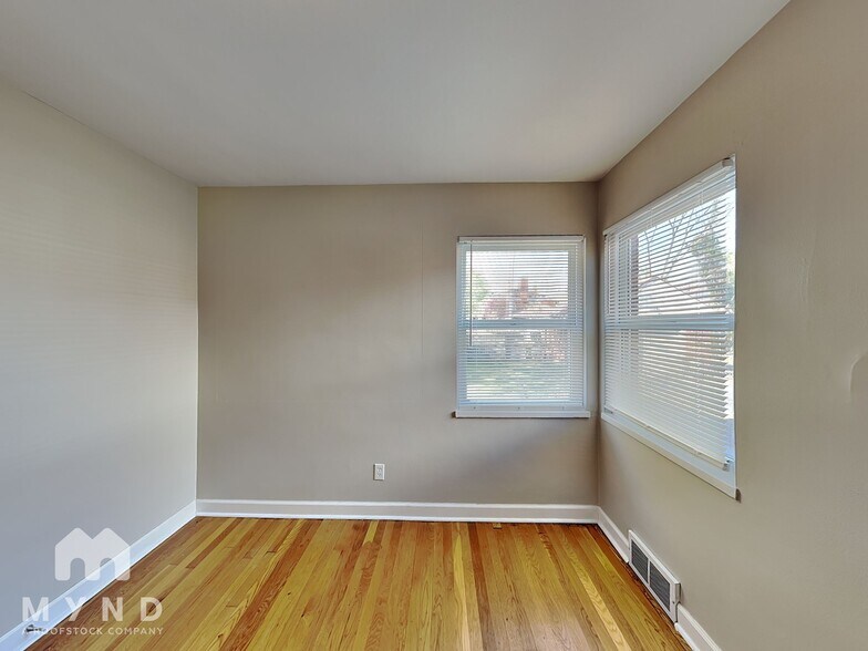 Building Photo - 675 Brookside Dr